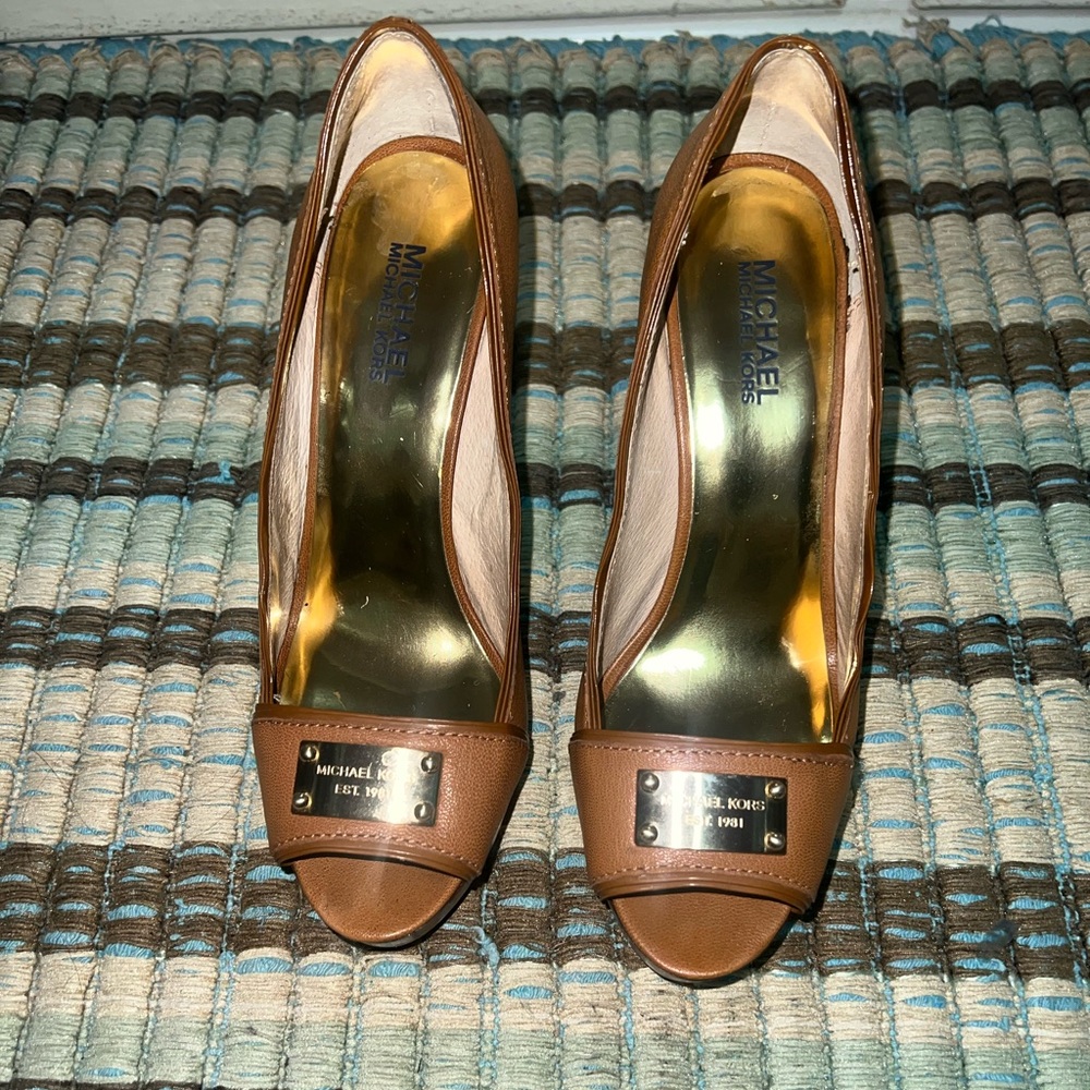 Michael‎ Kors Tan Peep-Toe Wooden Heels - Picture 3 of 6